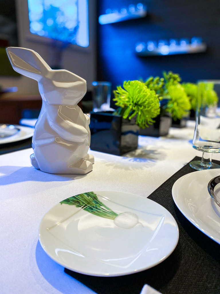 A SOPHISTICATED TABLE SETTING MAKES EASTER DINNER ELEGANT!