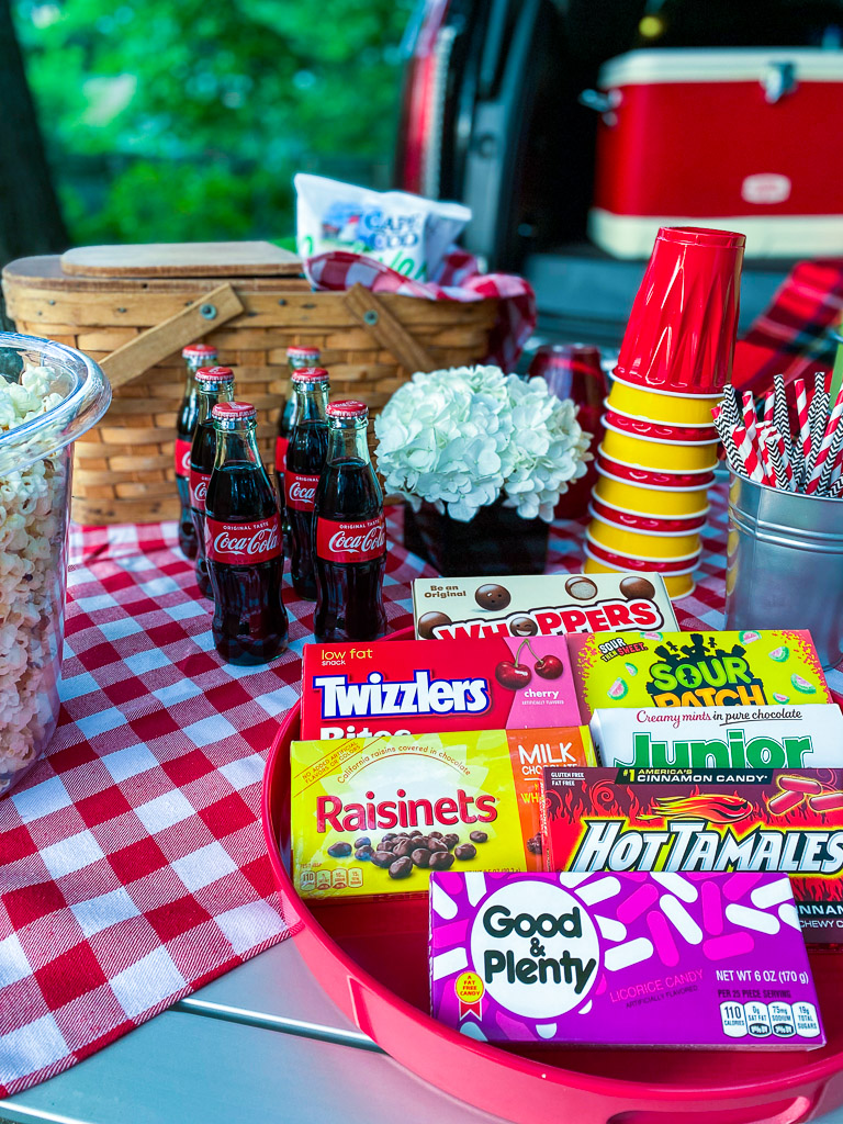 Easy Outdoor Movie Night Ideas That Will Score Rave Reviews