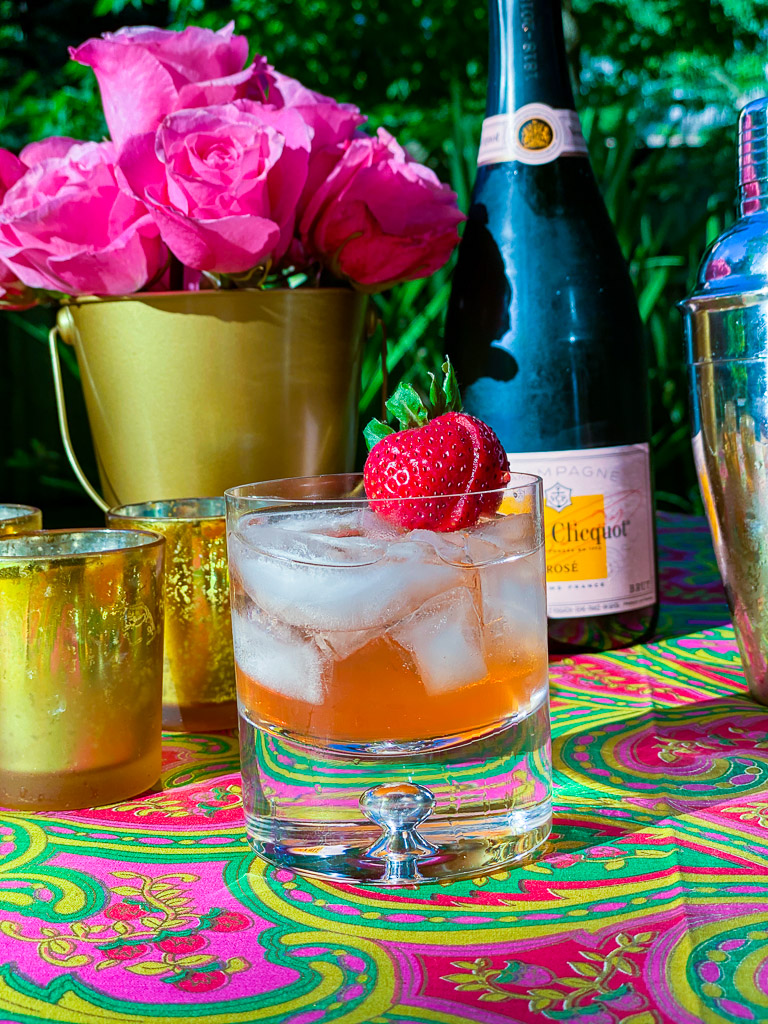 The Best Rose Cocktail Recipes, rose drink, rose cocktail, rose cocktail recipe, rose cocktail recipes, drinks to make with rose, sparkling rose cocktail, cocktails with sparkling rose, easy rose cocktails, rose drink