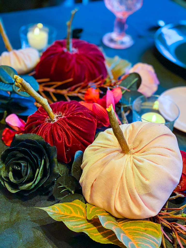 WE SHOW YOU HOW TO MAKE PINK VELVET PUMPKINS, IT’S AN EASY AFTERNOON CRAFT PROJECT