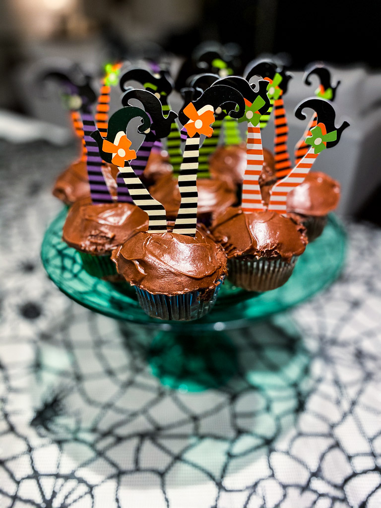 National chocolate cupcake day, halloween desserts, halloween treats, halloween baking, easy halloween treats, easy halloween desserts ideas, easy halloween desserts to make, easy halloween desserts recipes, cupcake toppers, chocolate cupcake, cupcake facts, fun facts about cupcakes, all about cupcakes, adorable cupcake toppers