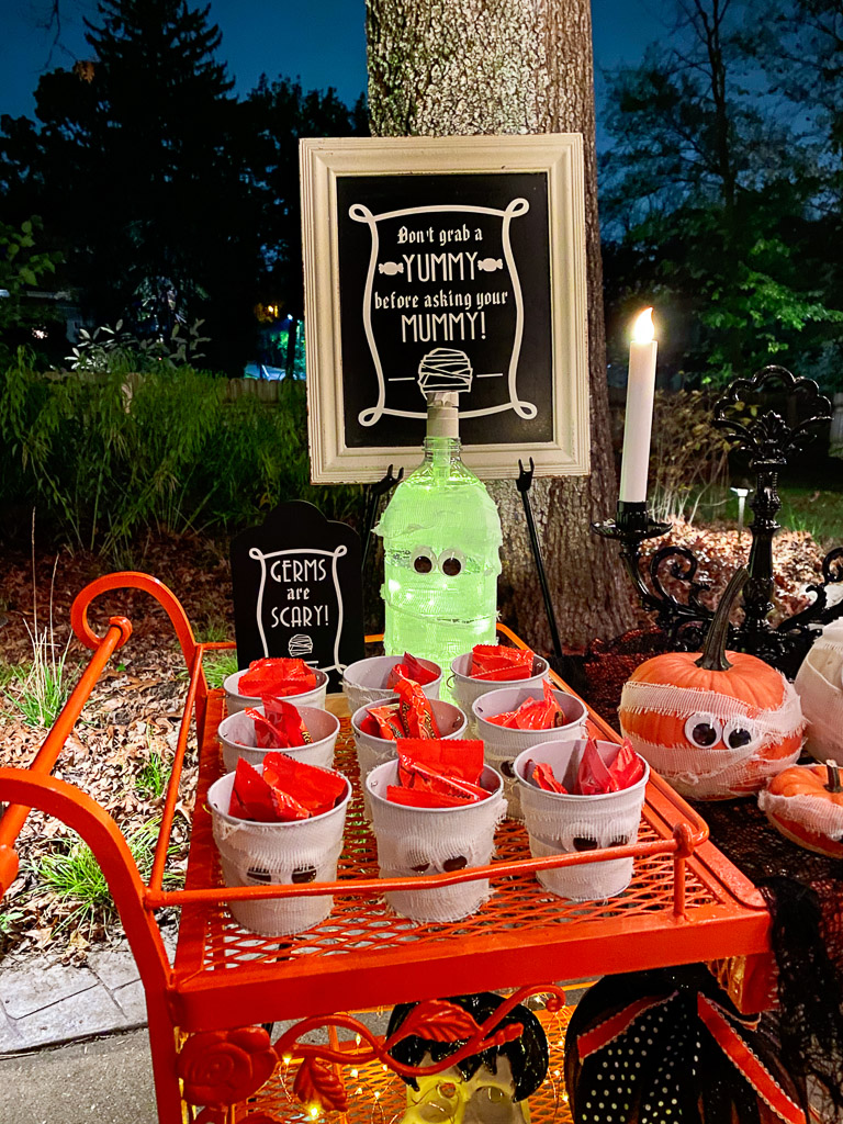 FIVE HALLOWEEN TRICK OR TREAT TABLE IDEAS YOU’LL LOVE!