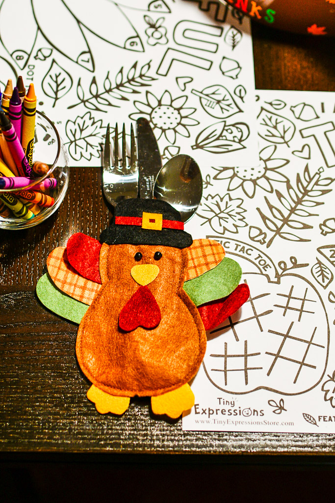 friendsgiving party ideas, inexpensive thanksgiving table decor, thanksgiving table decorations, thanksgiving table decor ideas, cheap thanksgiving table decor, thanksgiving table decor, thanksgiving table setting, thanksgiving table setting ideas, DIY thanksgiving table decor ideas, friendsgiving ideas, friendsgiving decorations, thanksgiving kids table, simple thanksgiving table decoration