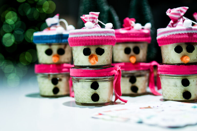 ONE OF THE BEST EASY CHRISTMAS DESSERT IDEAS … LET IT SNOW!