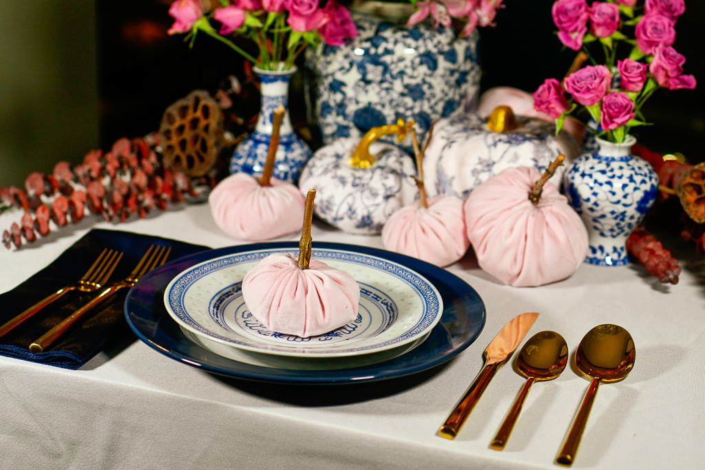 Easy Fall Table Decor Ideas Using Chinoiserie That You'll Love