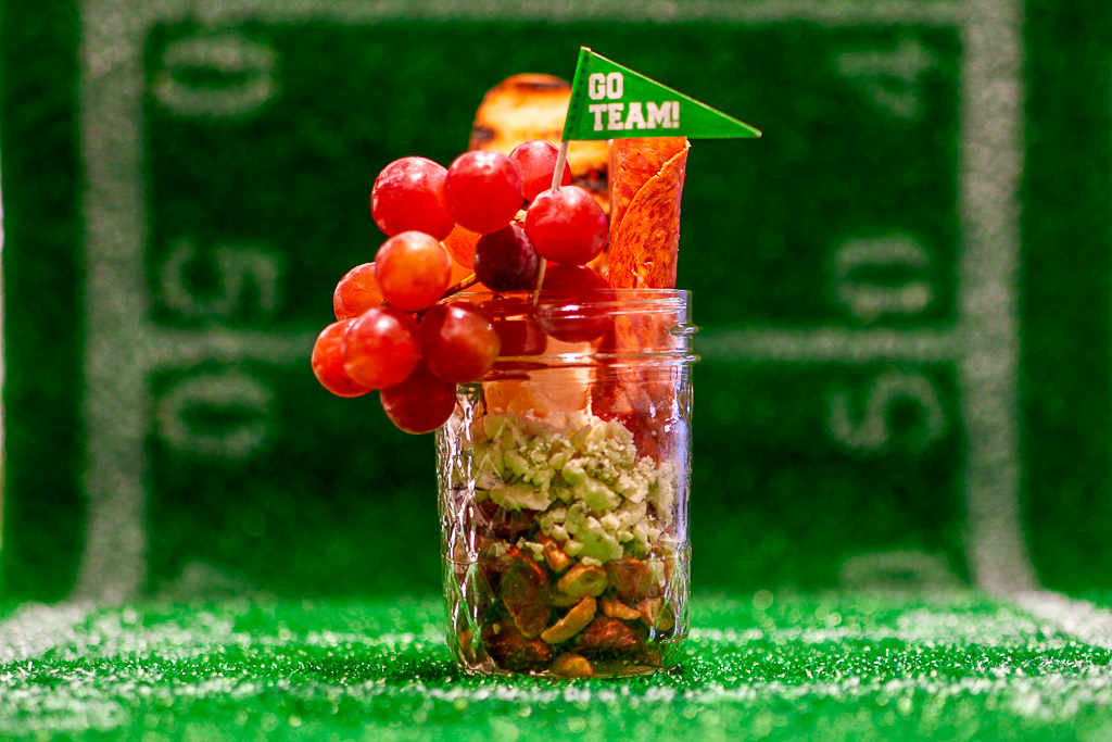 football tailgating ideas, easy tailgating recipes, tailgate party checklist, best tailgating gear, college football tailgating tips, NFL tailgate essentials, tailgating food ideas for a crowd, tailgate games and activities, cold weather tailgating tips, budget friendly tailgate ideas