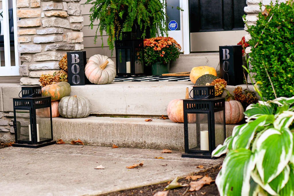 simple fall front porch decor, fall doorstep decor, fall front porch, fall decorations for front porch, outdoor fall decorating ideas, small front porch decorating ideas, fall front porch ideas, front porch fall decorating ideas on a budget, front porch fall decor, how to decorate front porch for fall