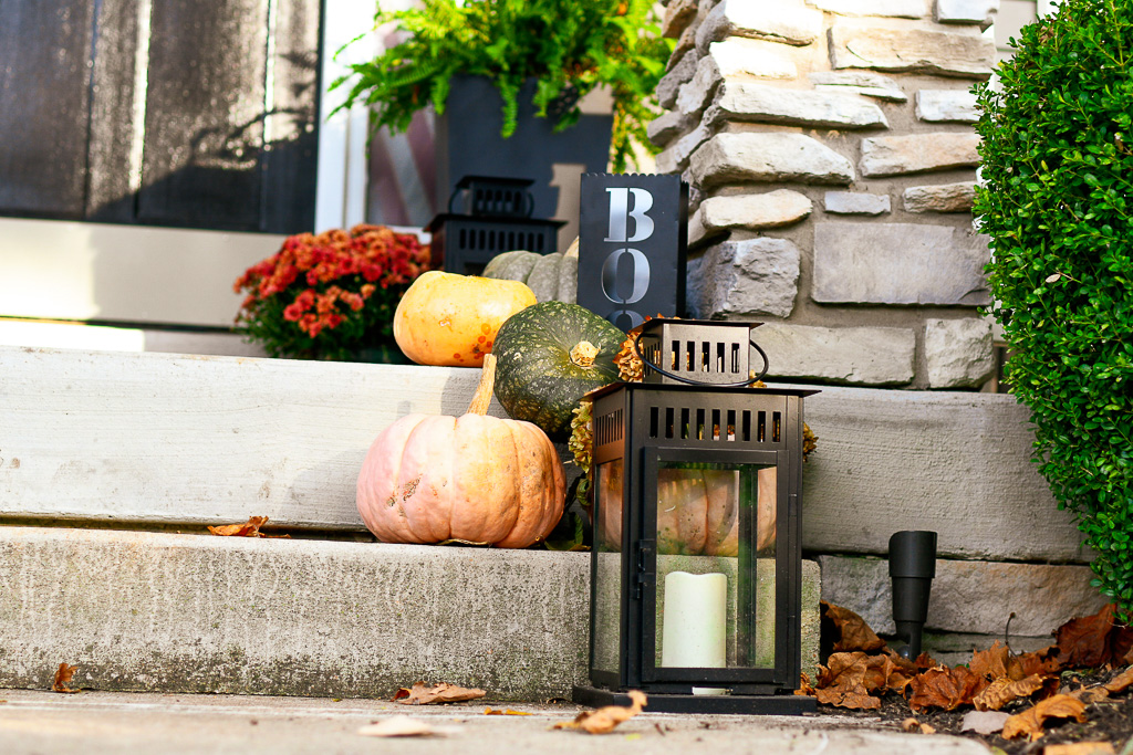 simple fall front porch decor, fall doorstep decor, fall front porch, fall decorations for front porch, outdoor fall decorating ideas, small front porch decorating ideas, fall front porch ideas, front porch fall decorating ideas on a budget, front porch fall decor, how to decorate front porch for fall