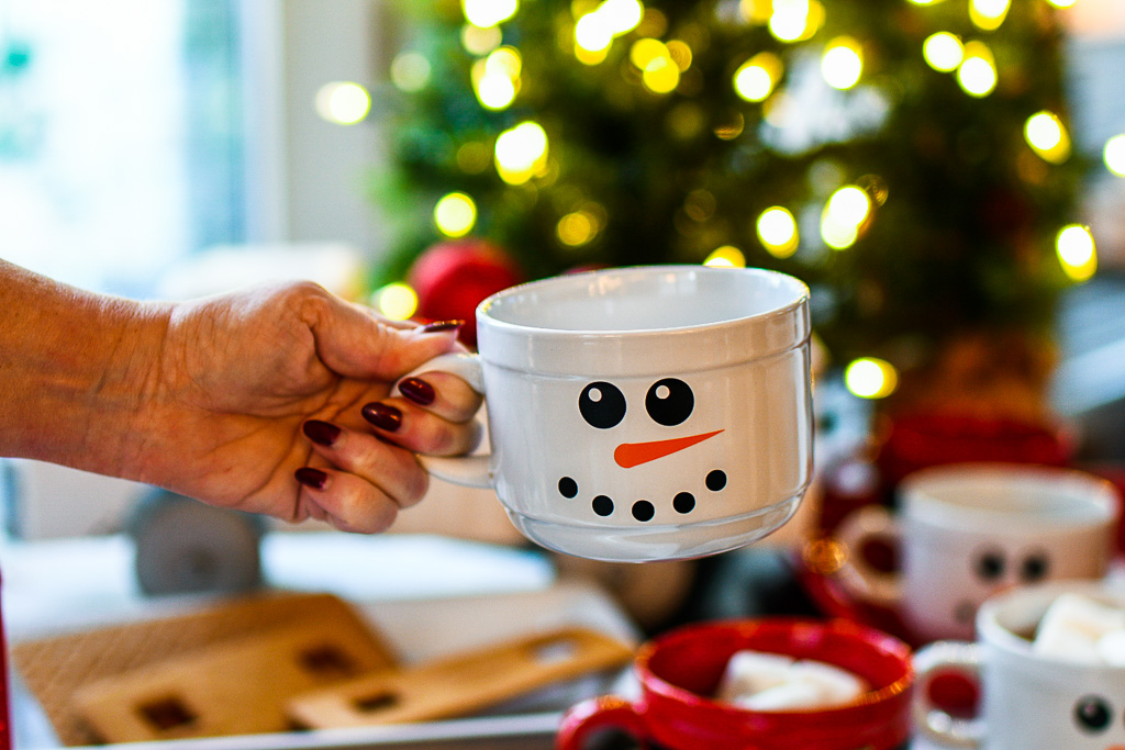 DIY Christmas gift mugs for $3 