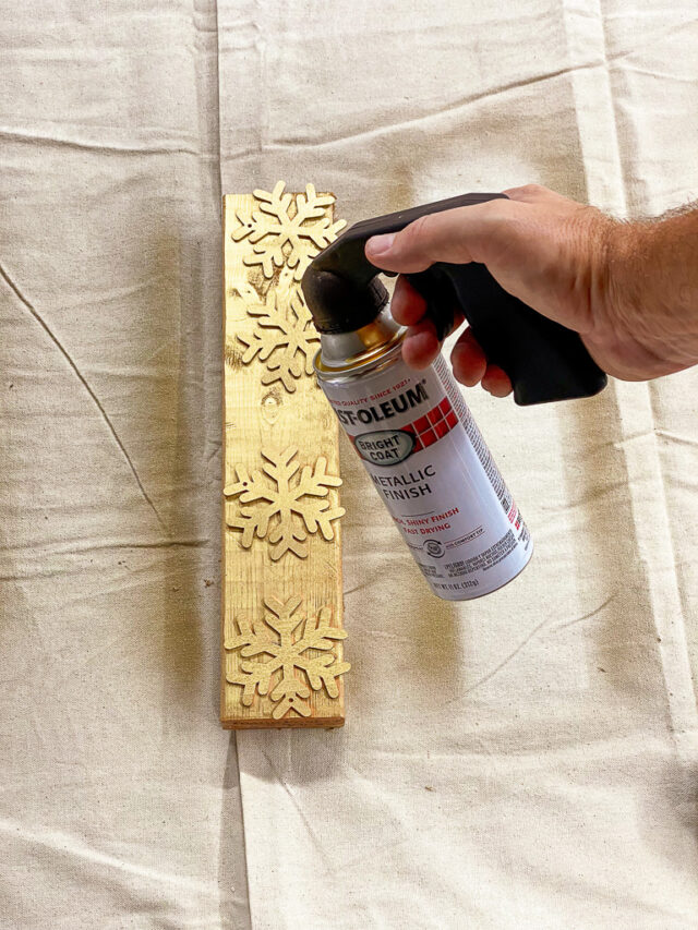 DIY Gold Napkin Rings Are a and Easy Napkin Ring Idea