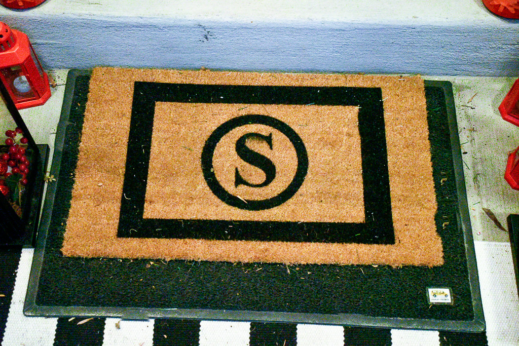 diy welcome mat, door mat, diy door mat with flex seal, doormat stencils, welcome mat, personalized door mats, luxury front door mats, oversized monogram doormat, diy doormat stencil, diy monogram doormat