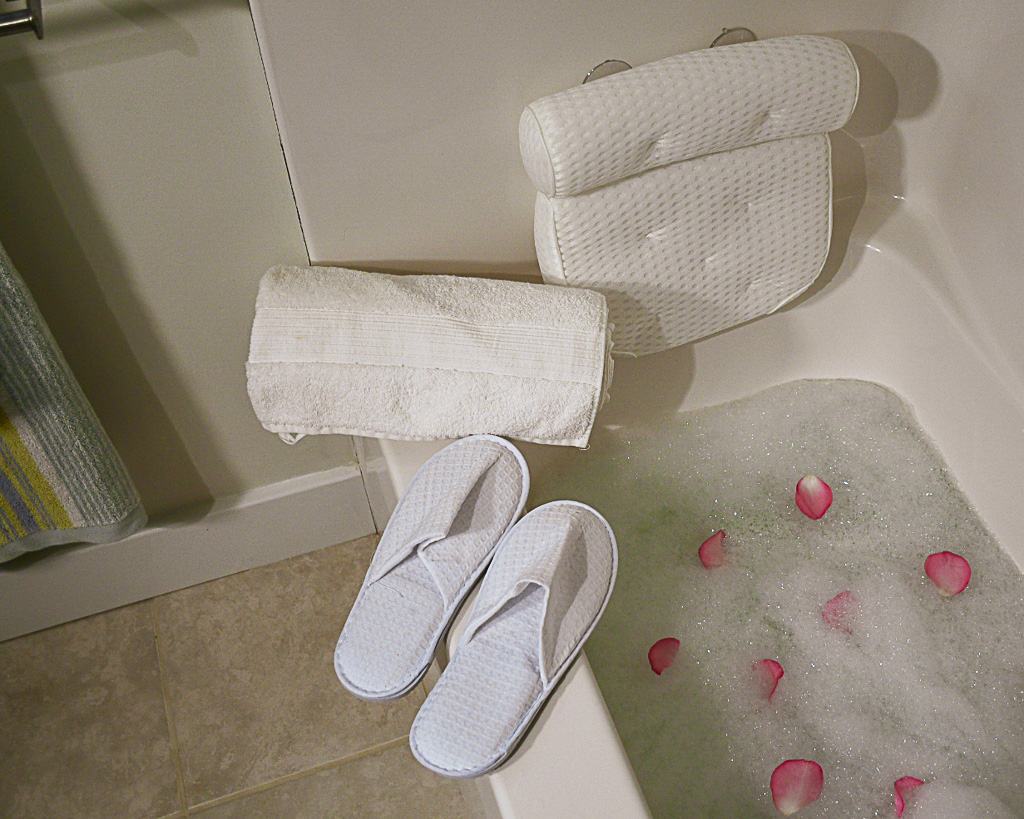 4 Easy Ways to Create a Spa Bathroom, How to turn your bathroom into a spa