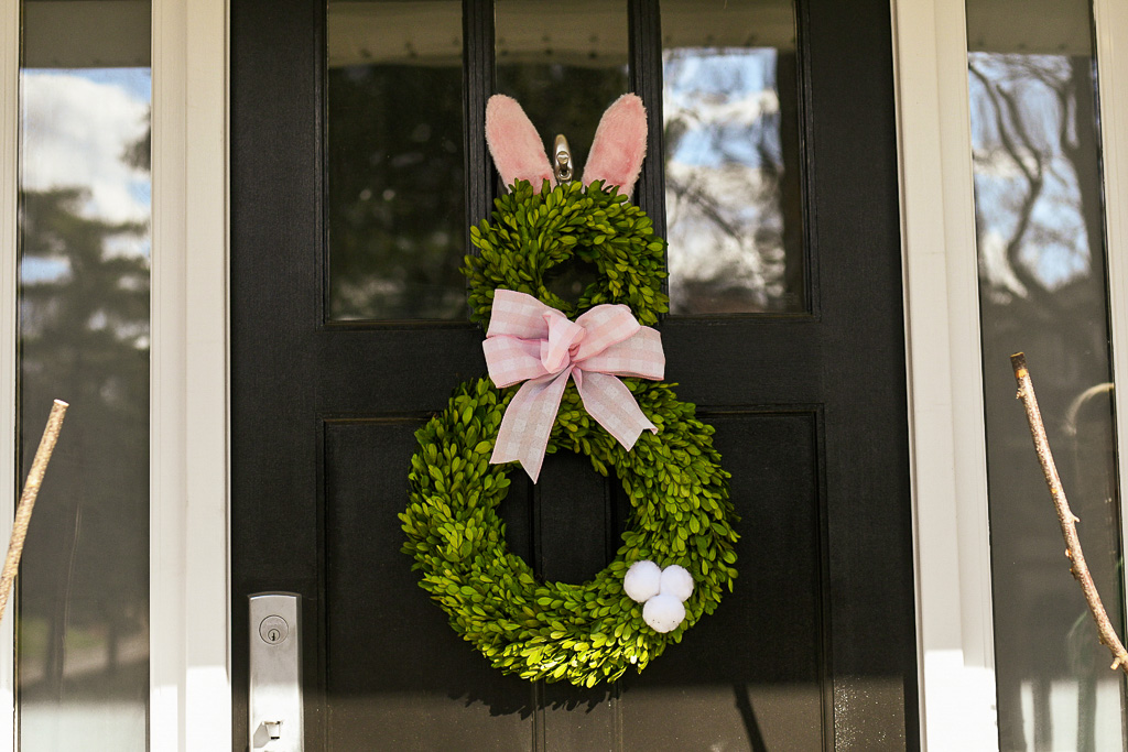 THIS EASY DIY EASTER WREATH IDEA WILL LOOK ADORABLE ON YOUR FRONT DOOR!