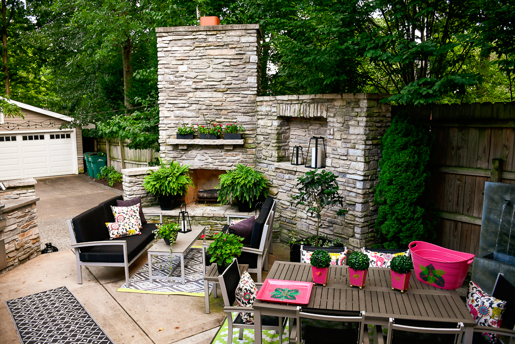 Small Outdoor Decor Ideas - How to Decorate Your Small Patio