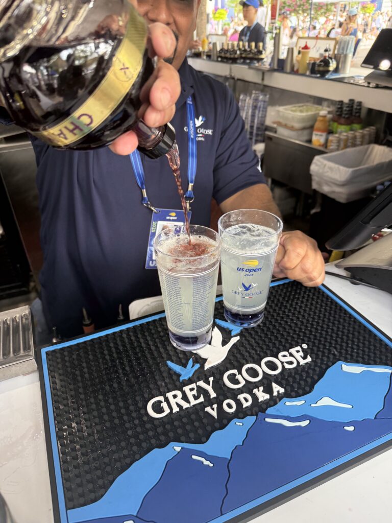 First time at the US Open guide, Tips for attending the US Open, What to wear to the US Open tennis, US Open day session vs night session, US Open tickets, US Open schedule, US Open tennis tickets, US Open New York, US Open tennis 2026, How to go to the US Open, Arthur Ashe Stadium tickets