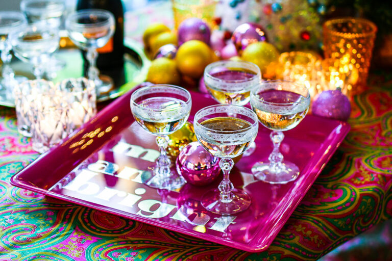 HOW TO MAKE A KATE SPADE INSPIRED CHRISTMAS TRAY YOU’LL LOVE!