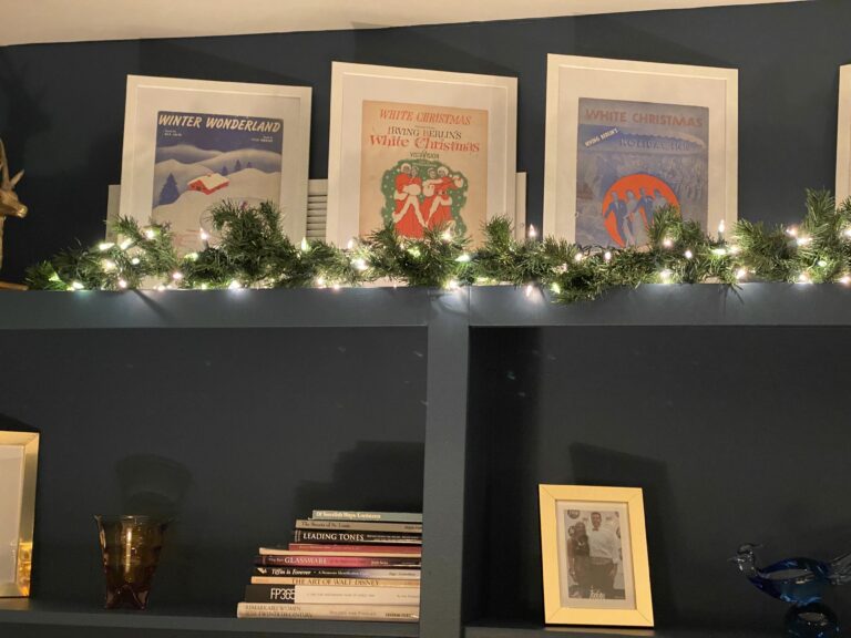 A VINTAGE CHRISTMAS SHEET MUSIC CRAFT YOU’LL LOVE!