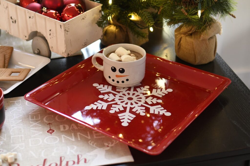 Kate Spade inspired Christmas craft, Kate Spade Christmas tray, DIY Christmas tray, Easy Christmas DIY project, Holiday serving tray idea, Christmas platter DIY, Chic holiday decor idea, Glam Christmas craft, Stylish Christmas DIY, Christmas entertaining idea, DIY holiday table décor, Easy holiday craft for adults, Modern Christmas decor DIY, Festive tray decorating idea, Afternoon craft project, DIY gift idea for the holidays, How to make a Kate Spade inspired Christmas tray, Easy Christmas tray DIY you can make in an afternoon, Elegant Christmas craft inspired by Kate Spade, Festive and stylish holiday tray idea, DIY Christmas decor with a modern twist